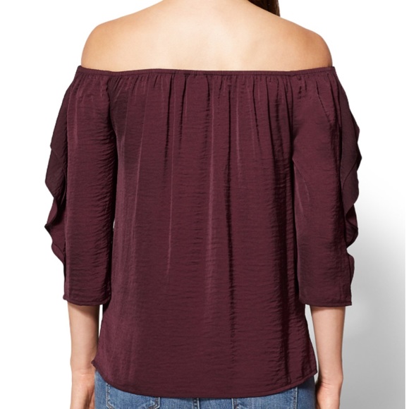Hold 🍁burgundy off  shoulder ruffled blouse - Picture 2 of 4